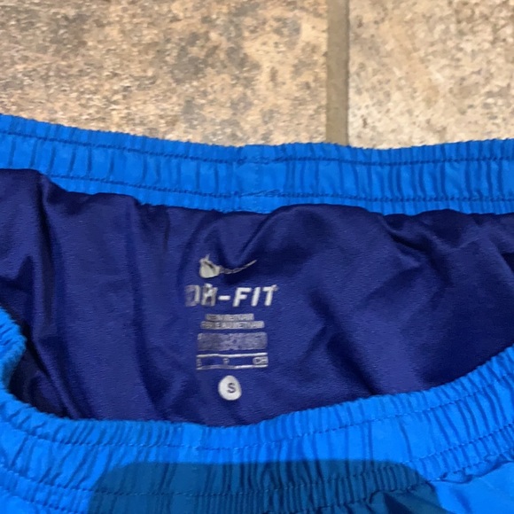Nike women’s dry fit shorts-blue size small - Picture 2 of 3